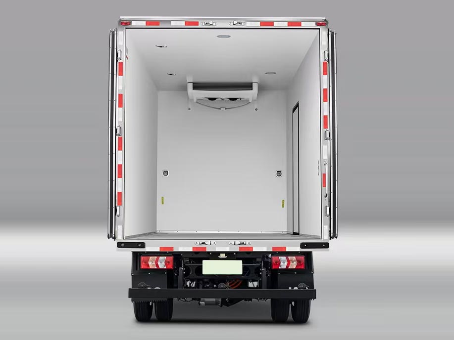 Ano ang pinakamagandang materyal para sa palamigan na katawan ng kompartimento?