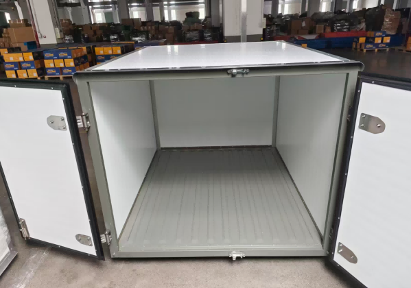 Step-by-Step na Gabay: Paano Mag-assemble ng Wholechaintech Universal Cargo Box